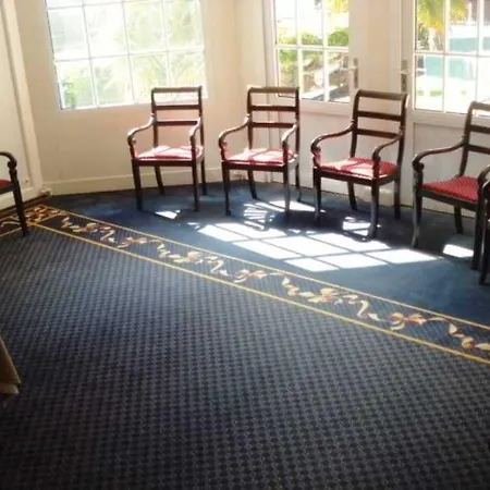 호텔 La Mascotte 3*