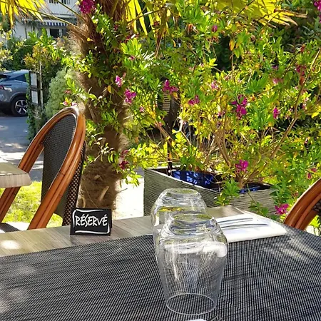 La Mascotte فندق 3*